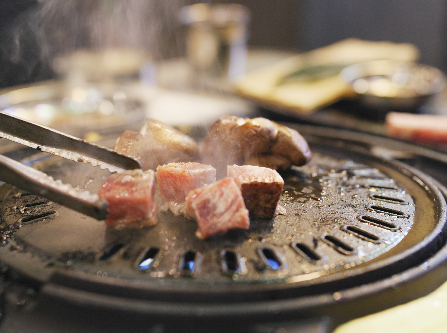 Finding the best charcoal for grilling perfect steaks with Royacha